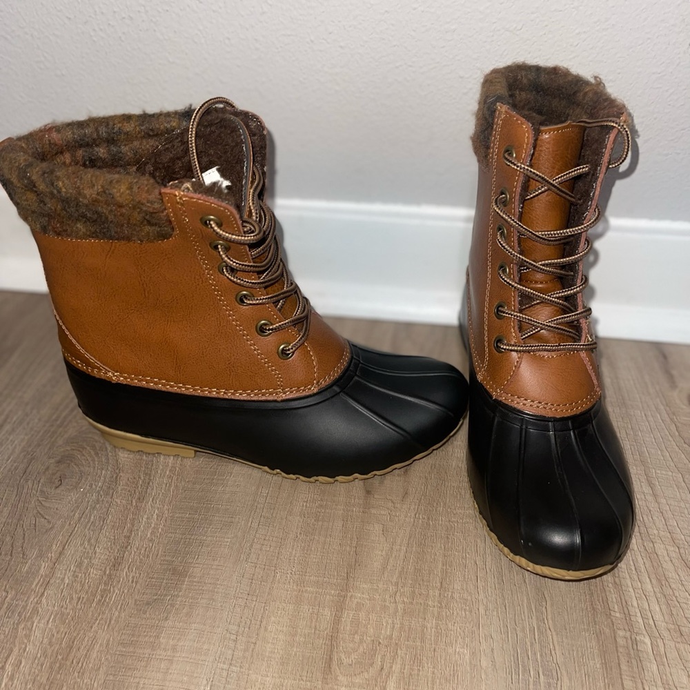 Magellan Duck Boots Size 6